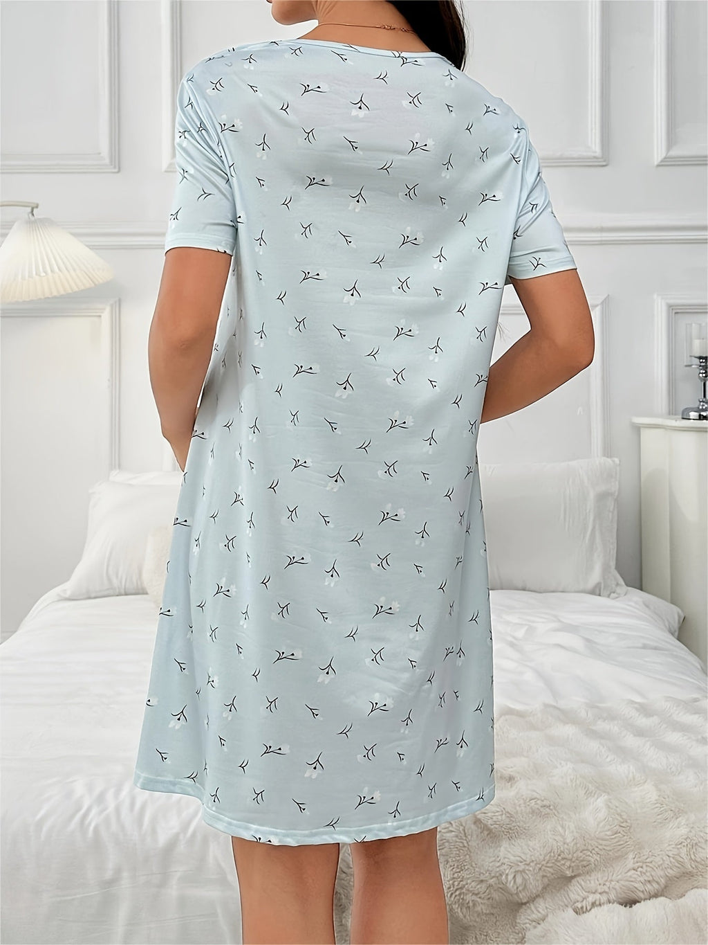 Comfortable Maternity Nursing Nightgown – Butterfly Leaf Print Stretch Nightdress for Pregnant Women