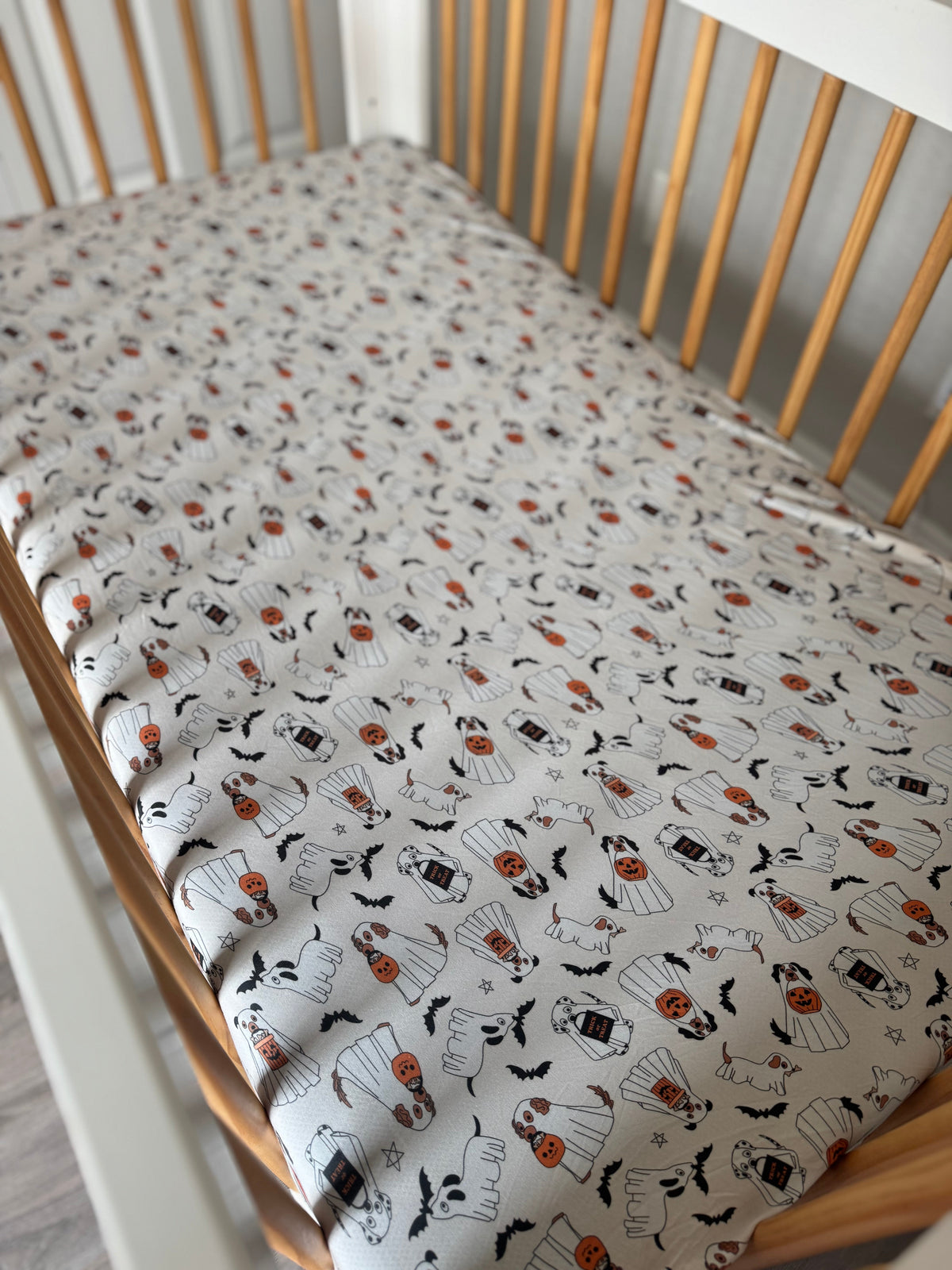 Howl-O-Ween Pups (Crib Sheet)