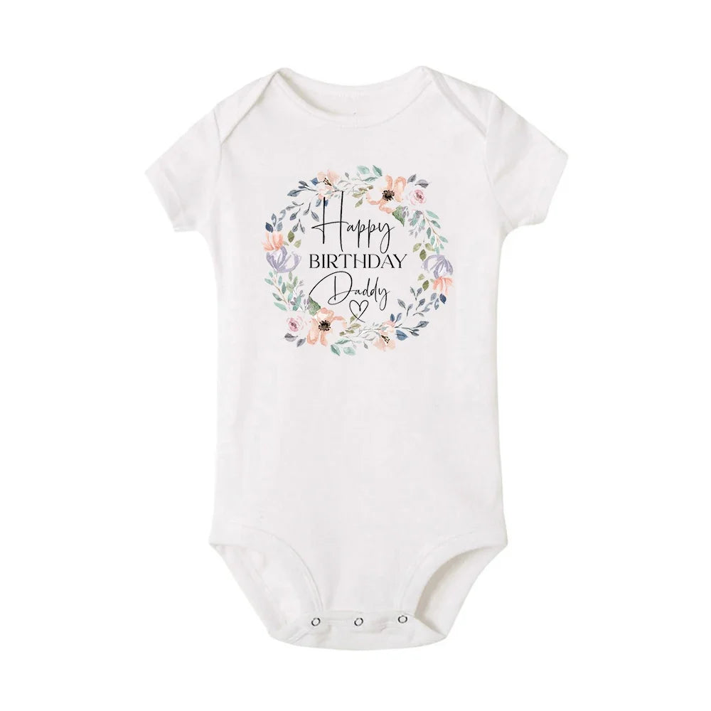 “Happy Birthday Daddy, I Love You” – Adorable Newborn Baby Bodysuit, Short-Sleeve Infant Romper, Perfect Birthday Gift for Dad