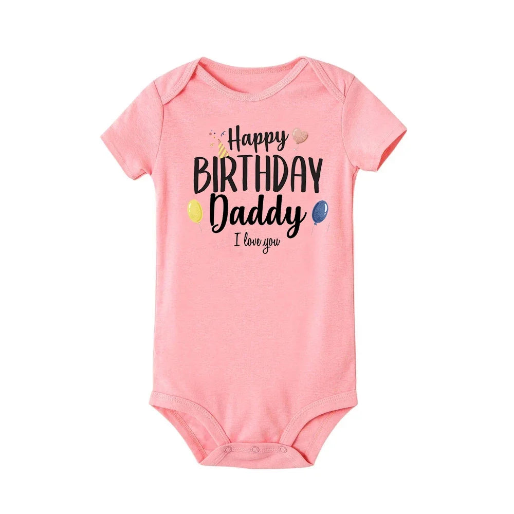 “Happy Birthday Daddy, I Love You” – Adorable Newborn Baby Bodysuit, Short-Sleeve Infant Romper, Perfect Birthday Gift for Dad