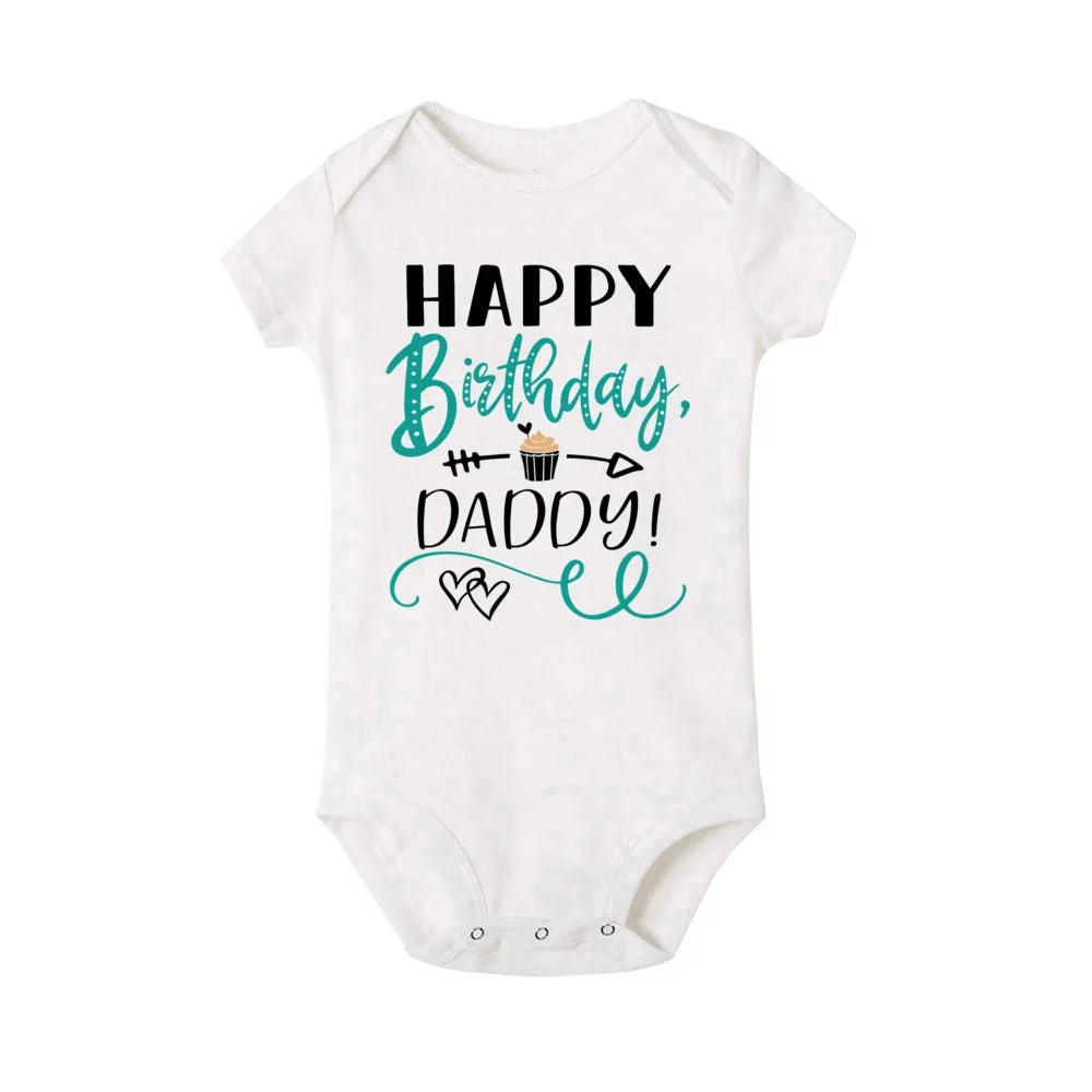 “Happy Birthday Daddy, I Love You” – Adorable Newborn Baby Bodysuit, Short-Sleeve Infant Romper, Perfect Birthday Gift for Dad